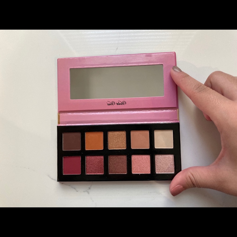 Violet Voss Eyeshadow palette